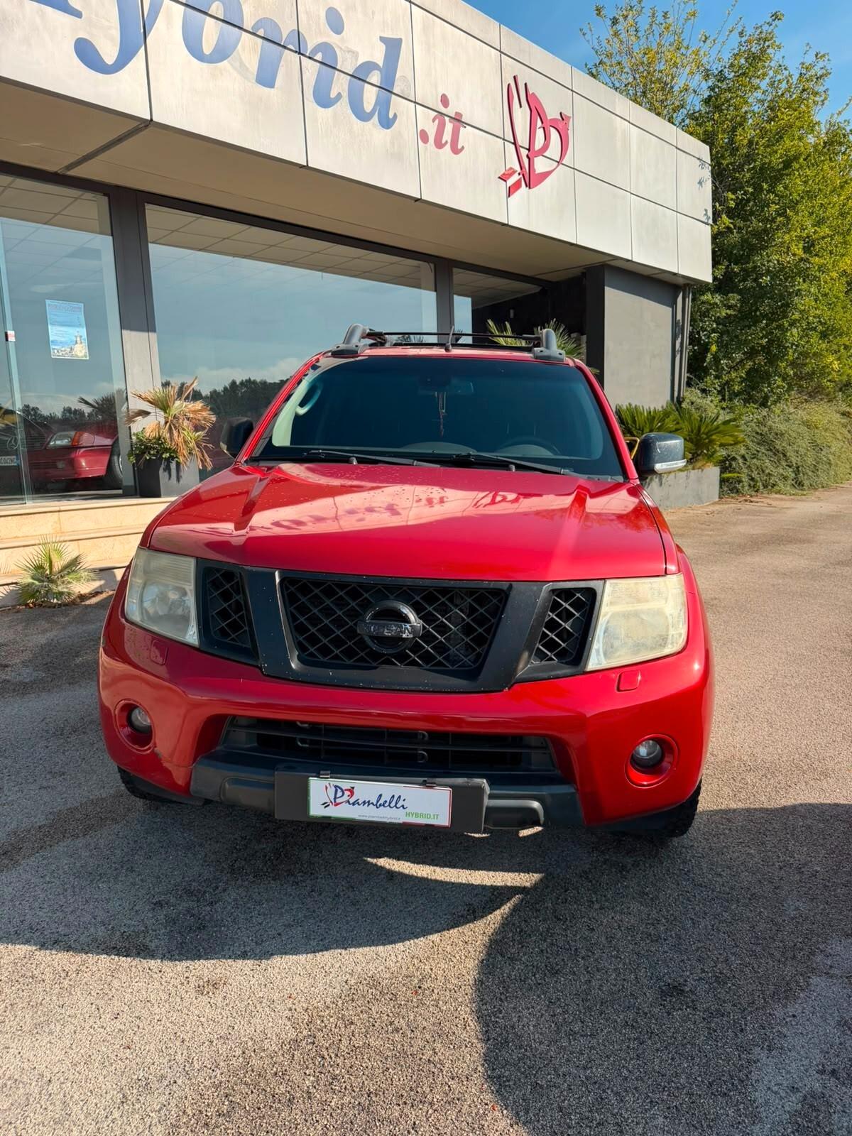Nissan Navara 2.5 dCi 190CV 4 porte Double Cab LE