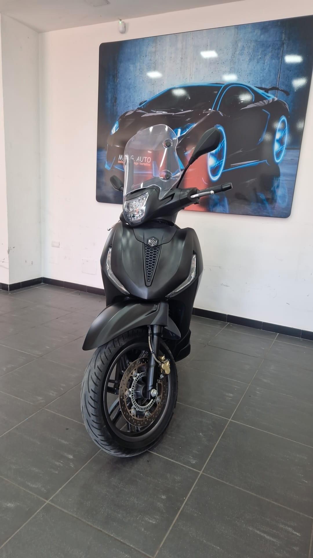 Piaggio Beverly 400 sport