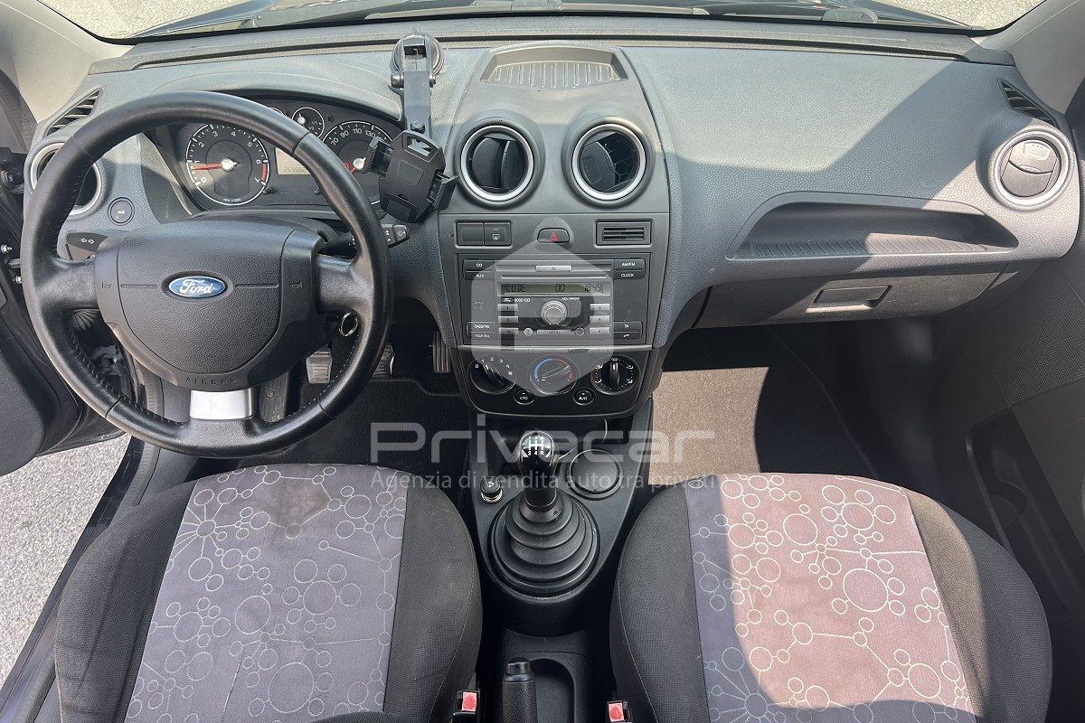 FORD Fiesta 1.2 16V 3p. Titanium