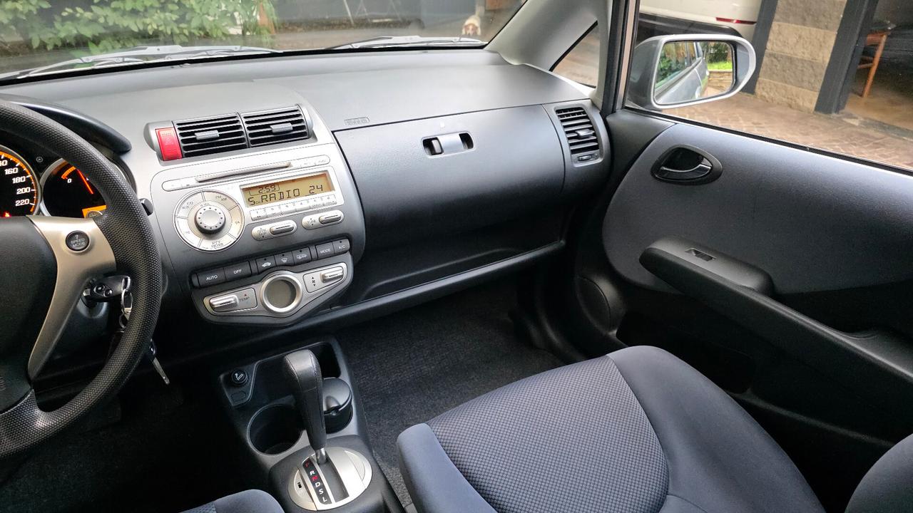 Honda Jazz 1.4 i-DSi 5p. 7 Speed CVT Graph.