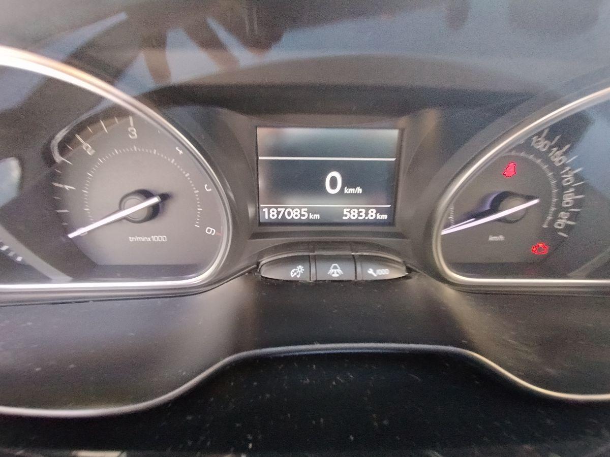 PEUGEOT - 2008 - BlueHDi 120 S&S Allure