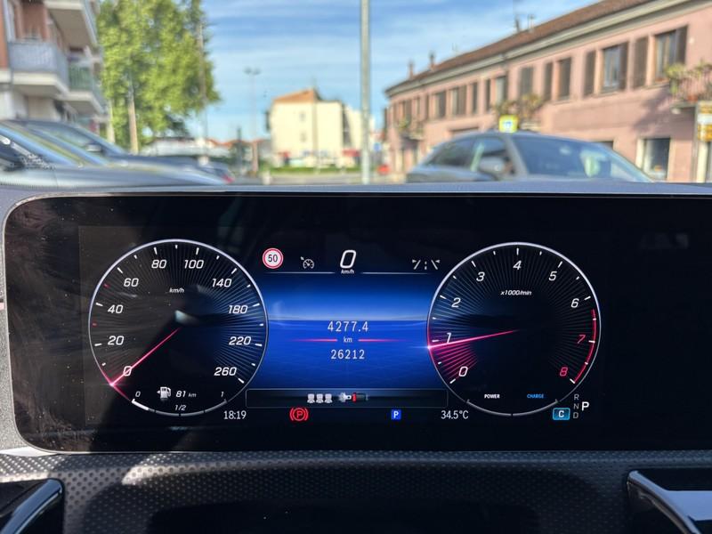 Mercedes A 180 AMG Line Premium DCT LED-NAVI-18"