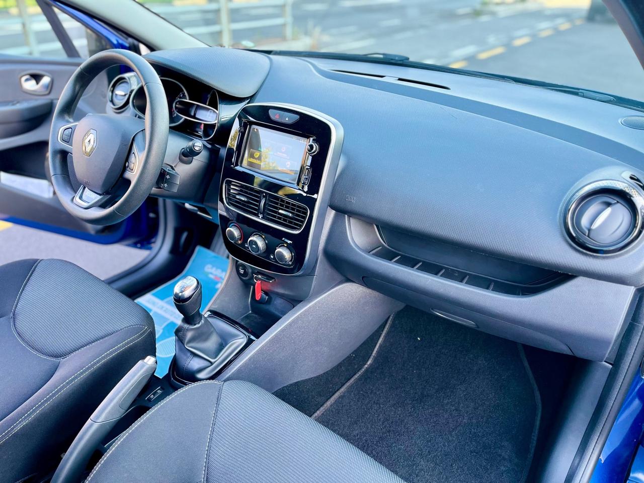 Renault Clio TCe 12V 90 CV 5 porte Moschino Intens
