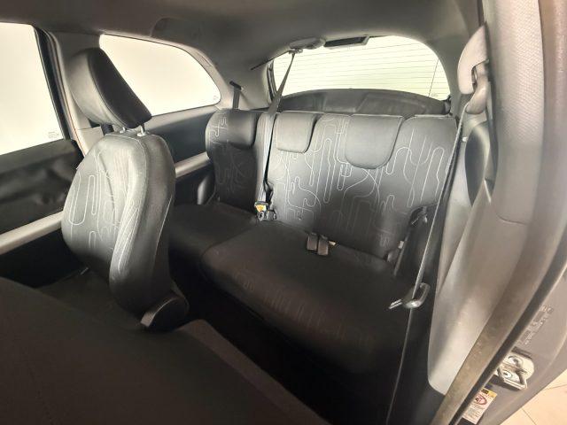TOYOTA Yaris 1.0 3 porte Luxury pack