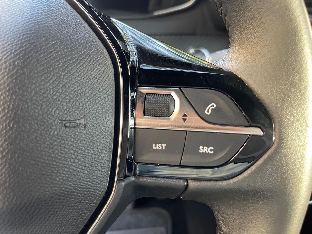 Peugeot 2008 Allure 1.2 PureTech 100 #5940