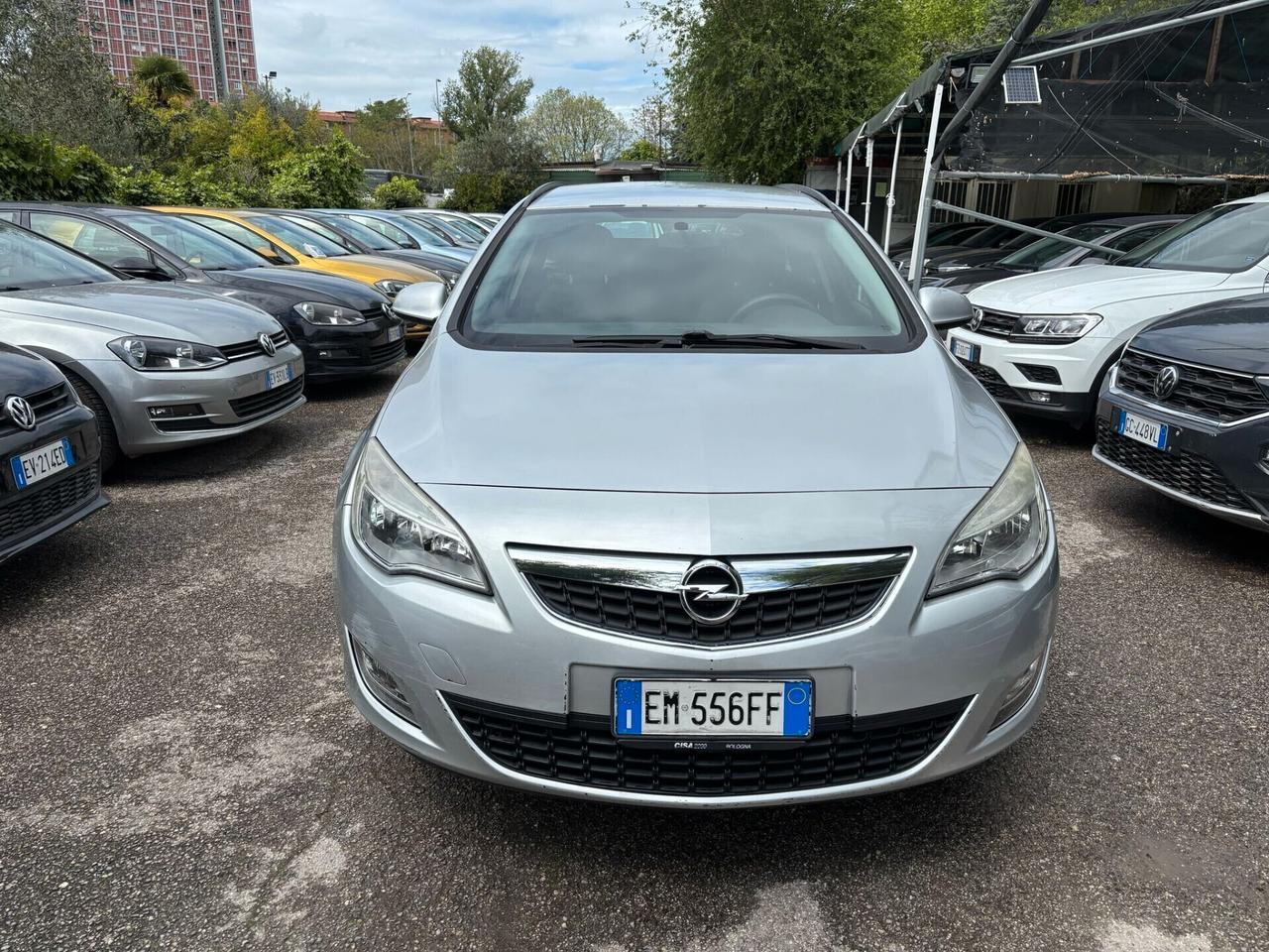 Opel Astra 1.4 100CV Sports Tourer Cosmo ok Neopatentati