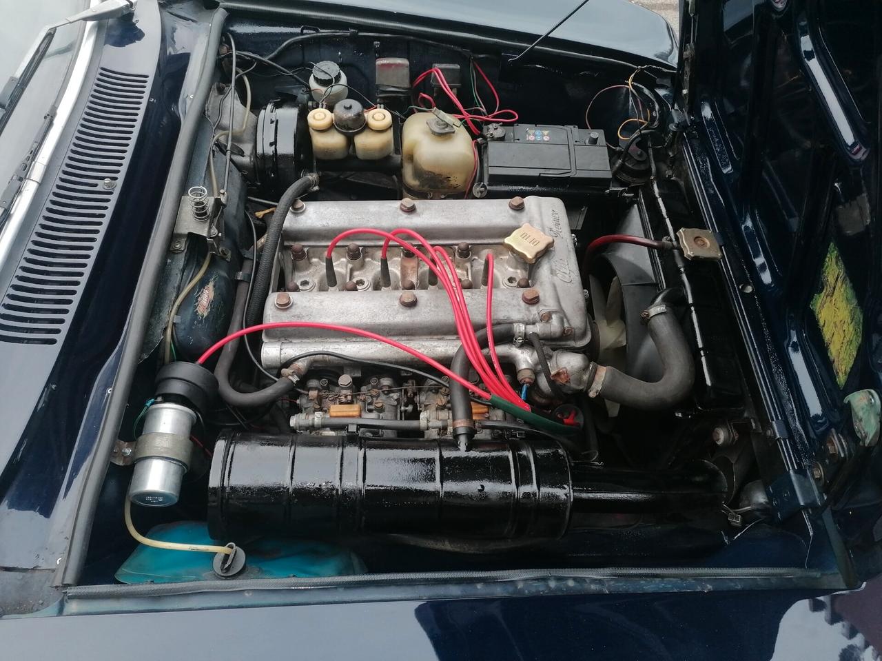 Alfa Romeo GT 2000