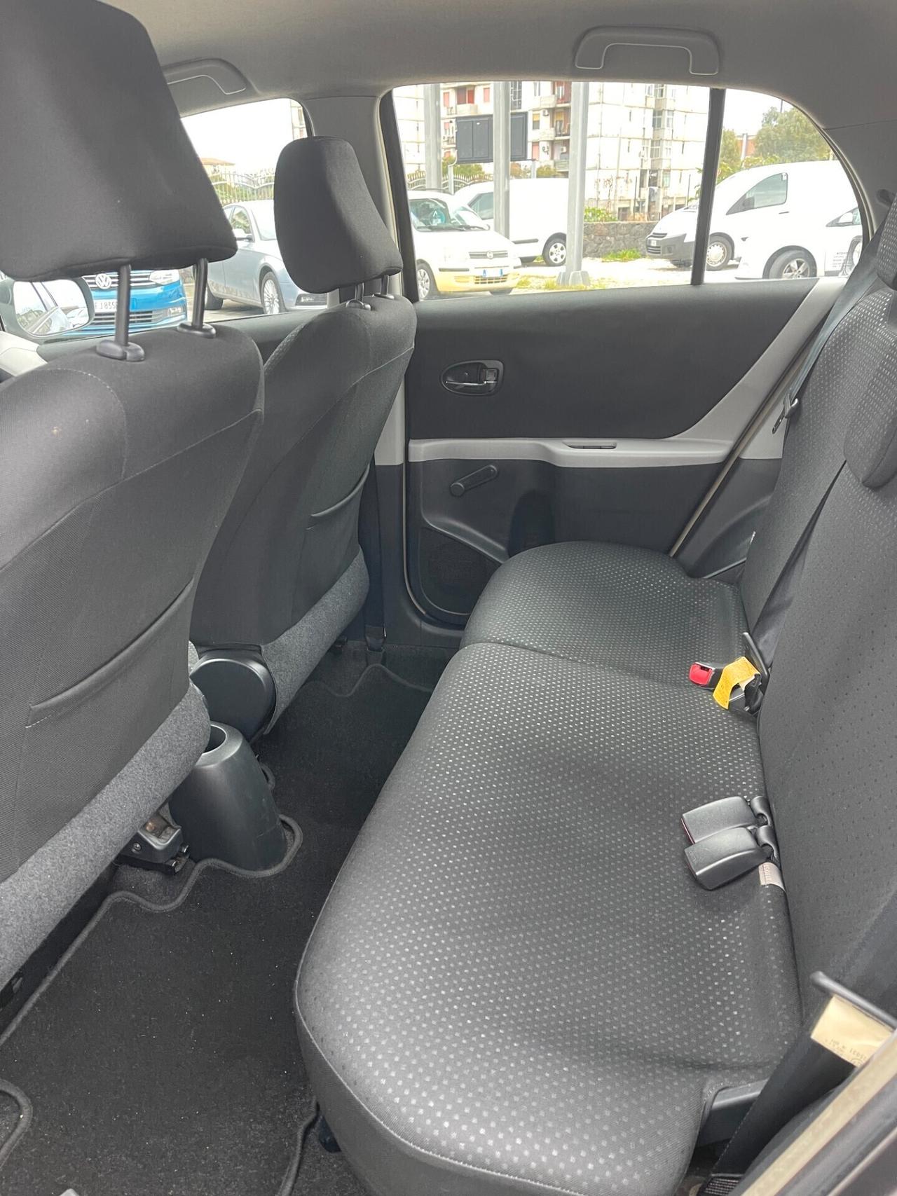 Toyota Yaris 1.0 5 porte Sol