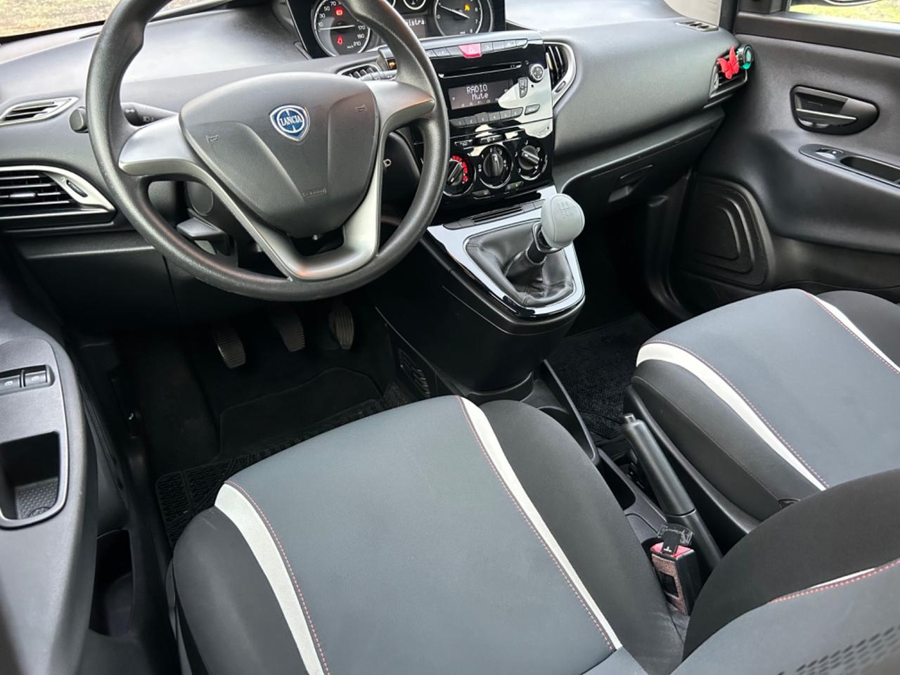 Lancia Ypsilon 1.2 69 CV 5 porte S&S Platinum