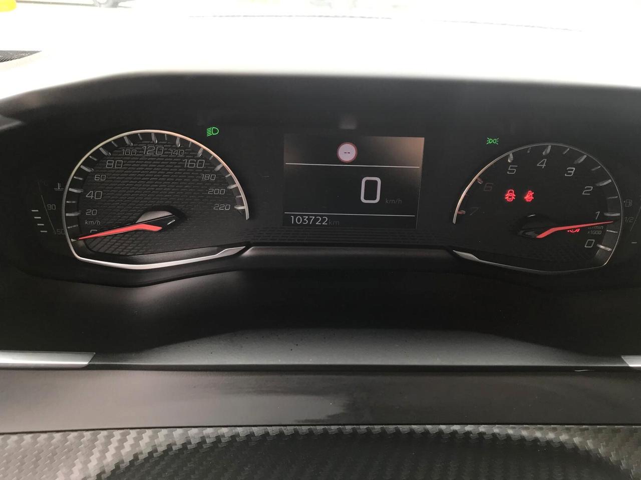 Peugeot 2008 PureTech 100 S&S Allure Pack