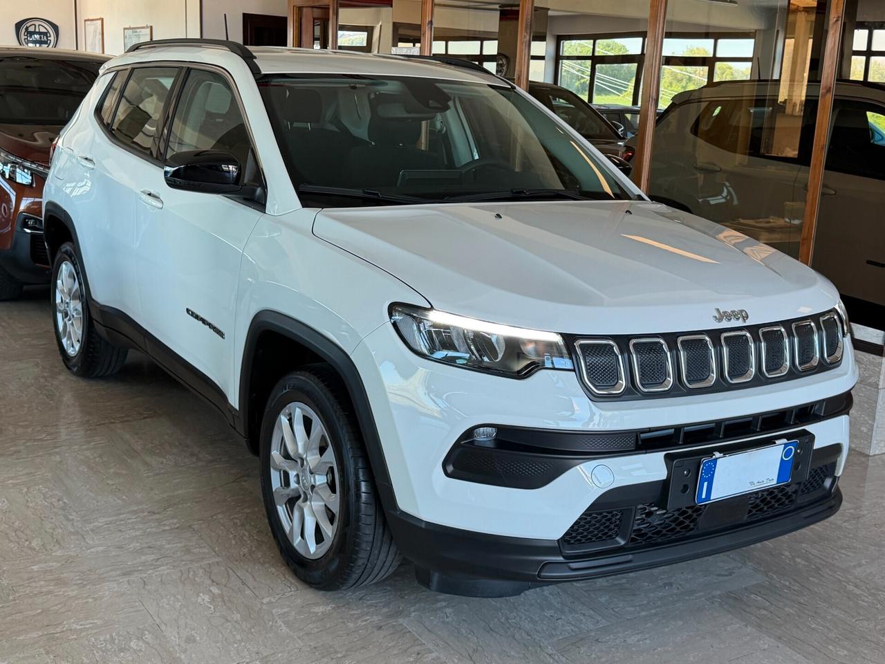 Jeep Compass 2WD 1.6 M.JET 130 cv. BUSINESS (UNav)