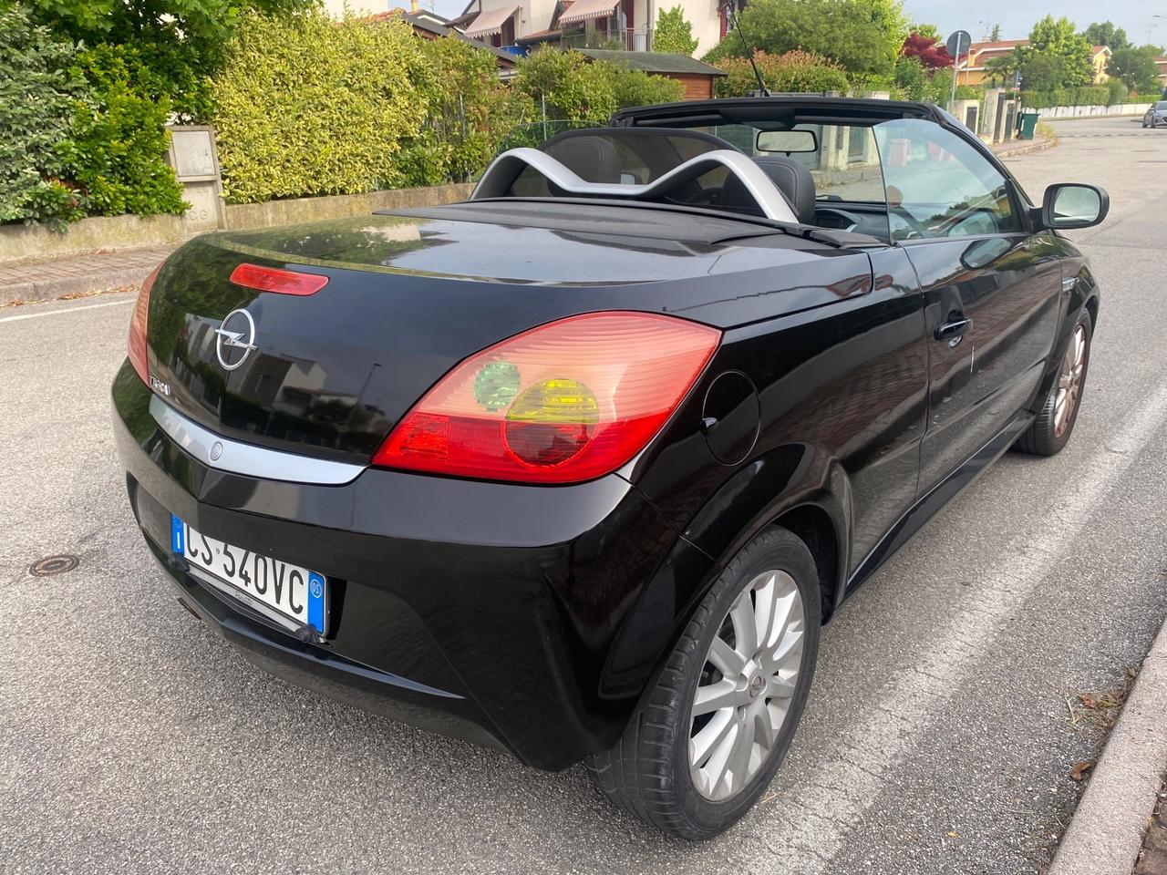 Opel Tigra TwinTop 1.4 16V Sport