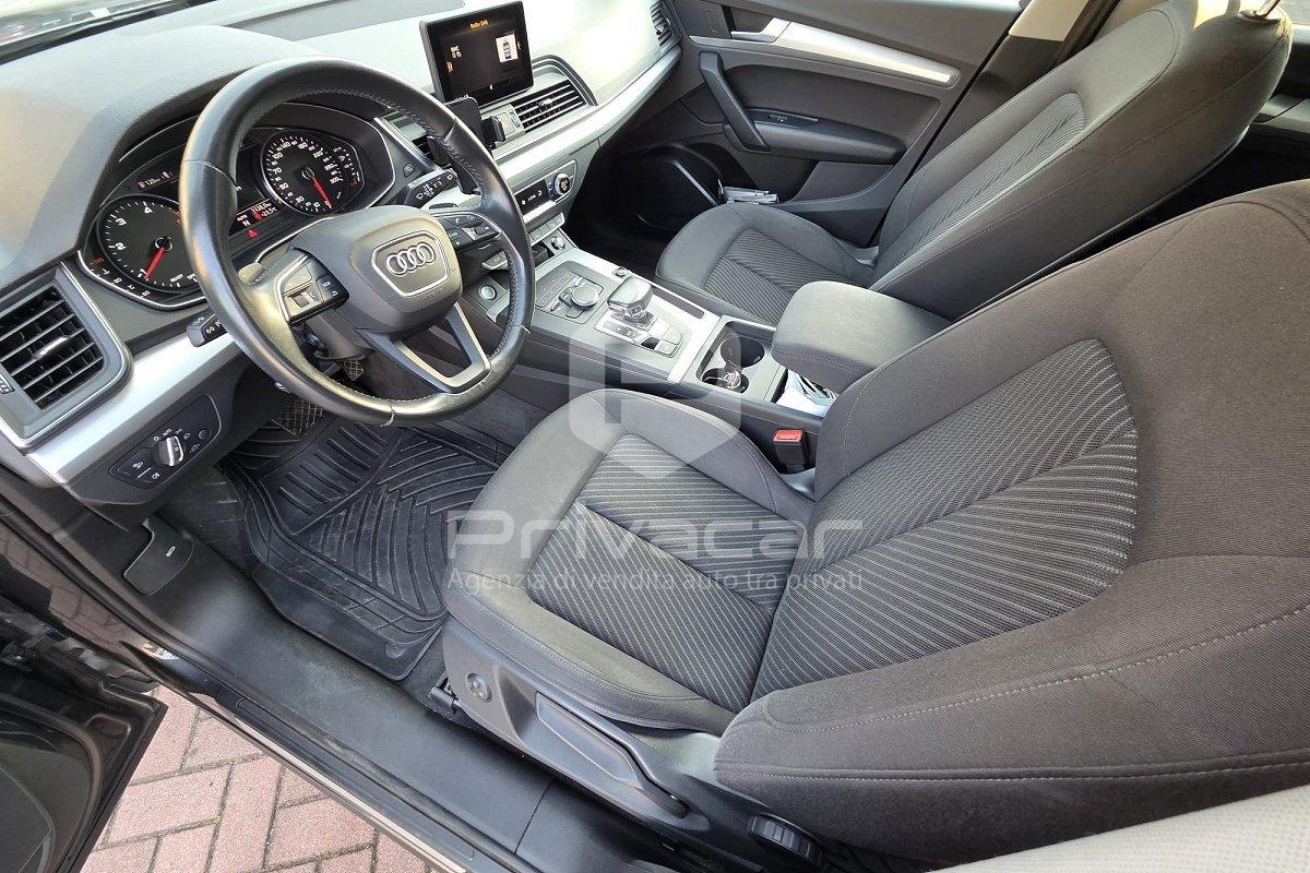 AUDI Q5 40 TDI quattro S tronic Business
