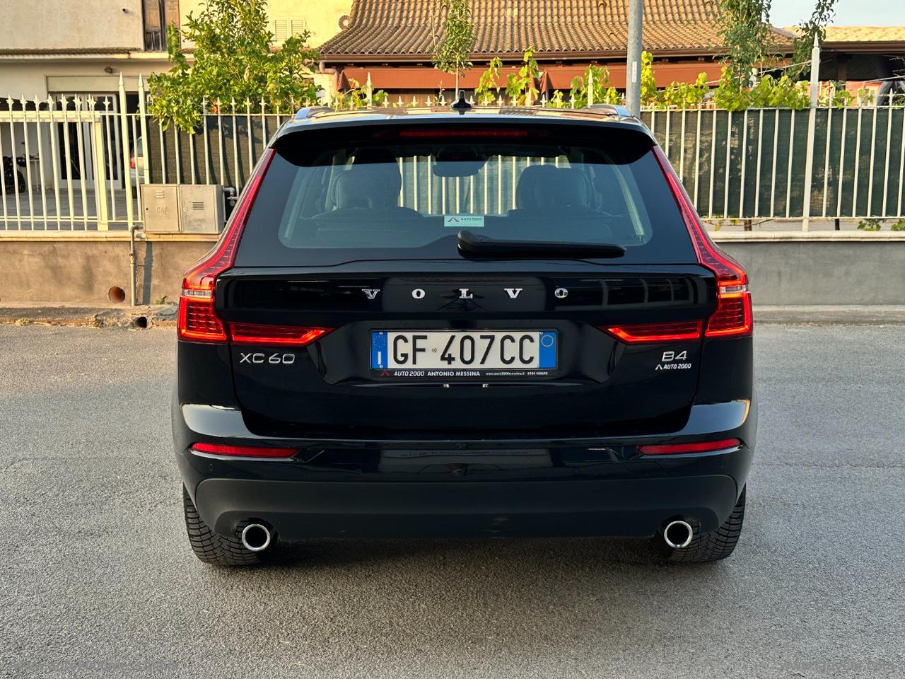 VOLVO XC60 B4 GEARTRONIC MOMENTUM IBRIDO DIESEL/ELETTTICO