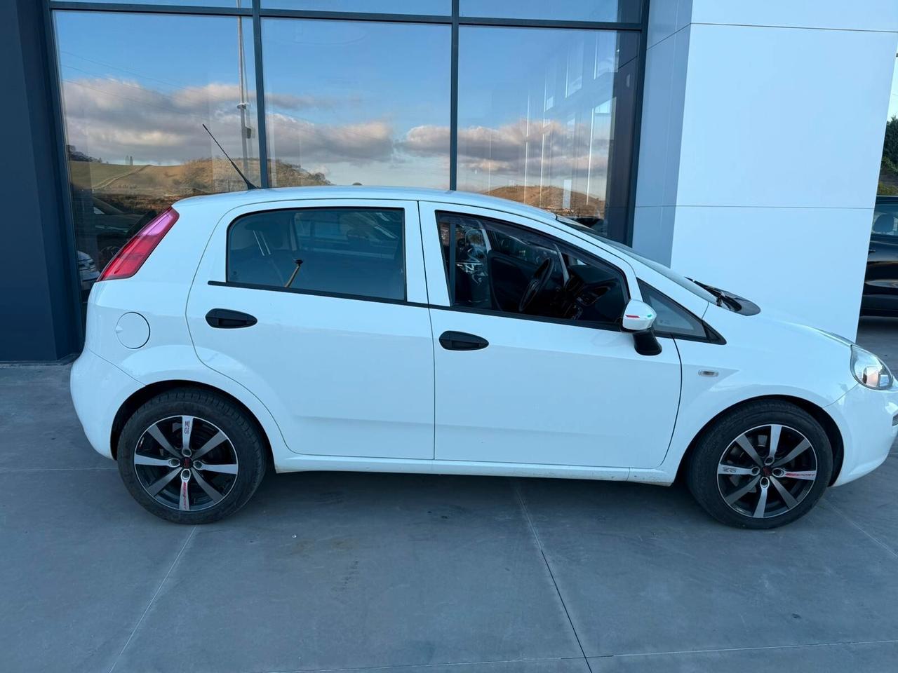 Fiat Punto 1.3 MJT II S&S 95 CV 5 porte Street