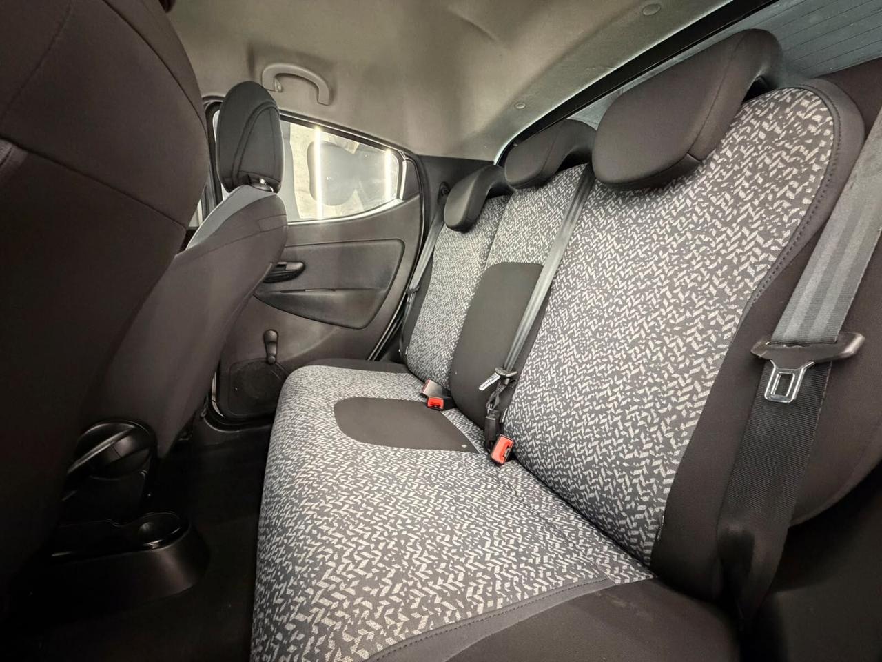 Lancia Ypsilon 1.0 HYBRID-LOUNGE-69CV-NEOPATENTATO-KM CERTIFICATI-12 MESI GARANZIA-PERMUTE