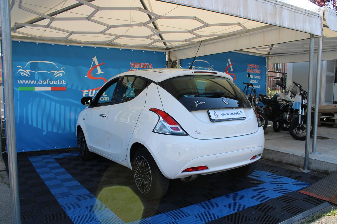 Lancia Ypsilon 1.2 69 CV 5 porte S&S Gold