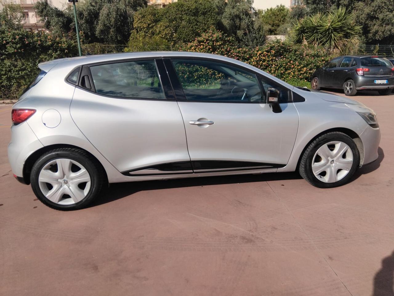 RENAULT CLIO 1.5 DCI 2015 ACCETTO PERMUTA