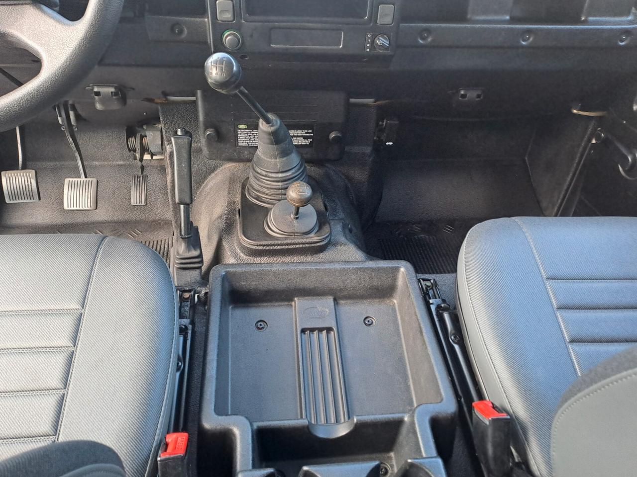 LAND ROVER DEFENDER 90