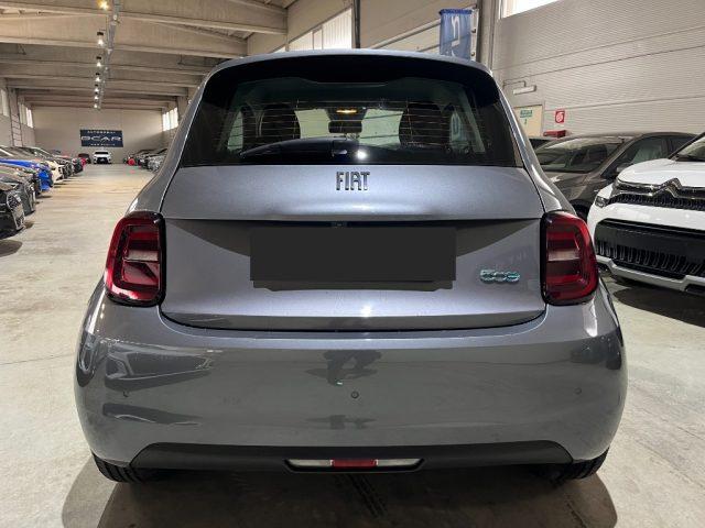 FIAT 500e Berlina 42 kWh Icon Navi/Telecam+Park/Sedili risca