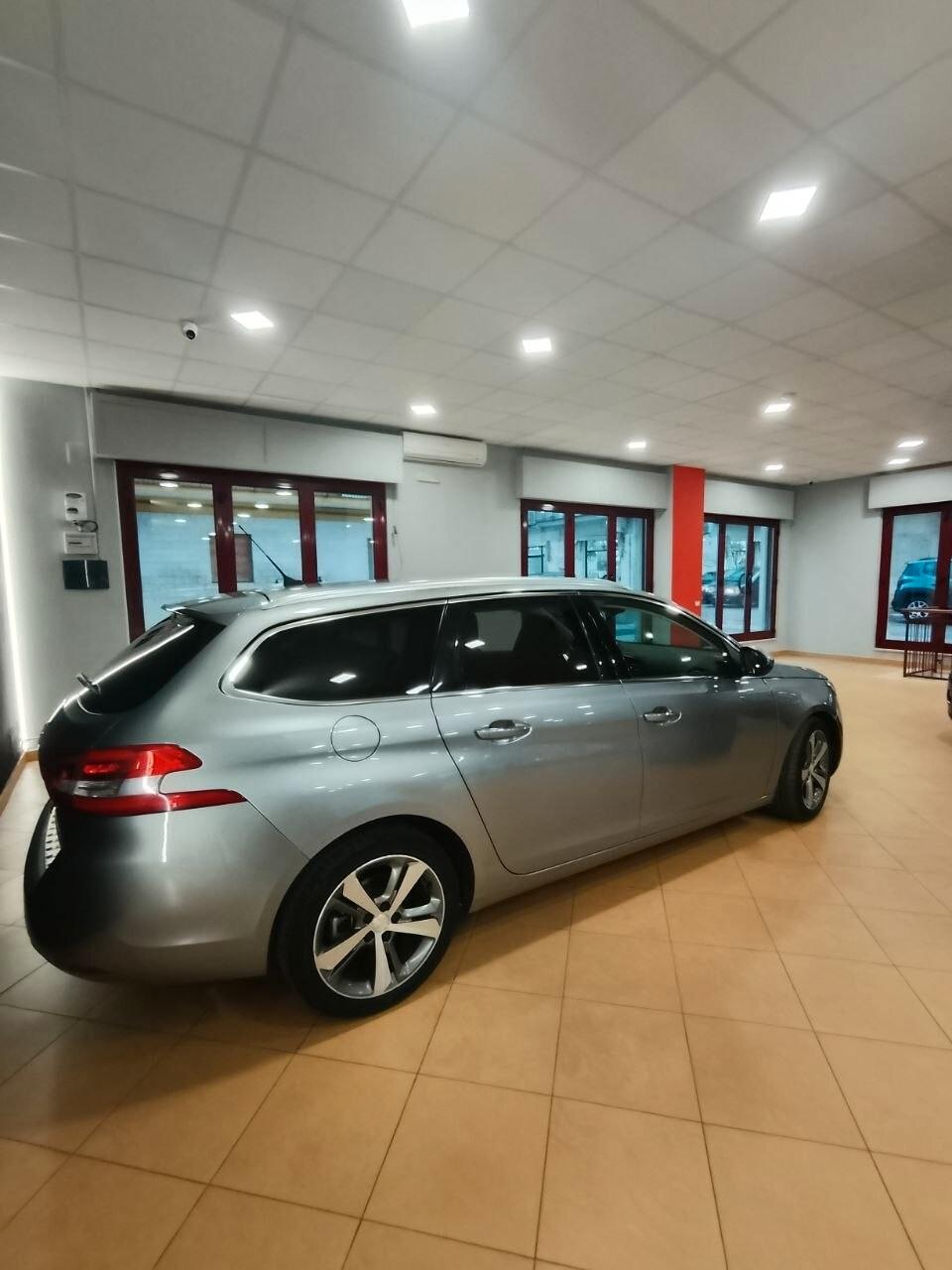 Peugeot 308 BlueHDi 150 S&S SW Allure
