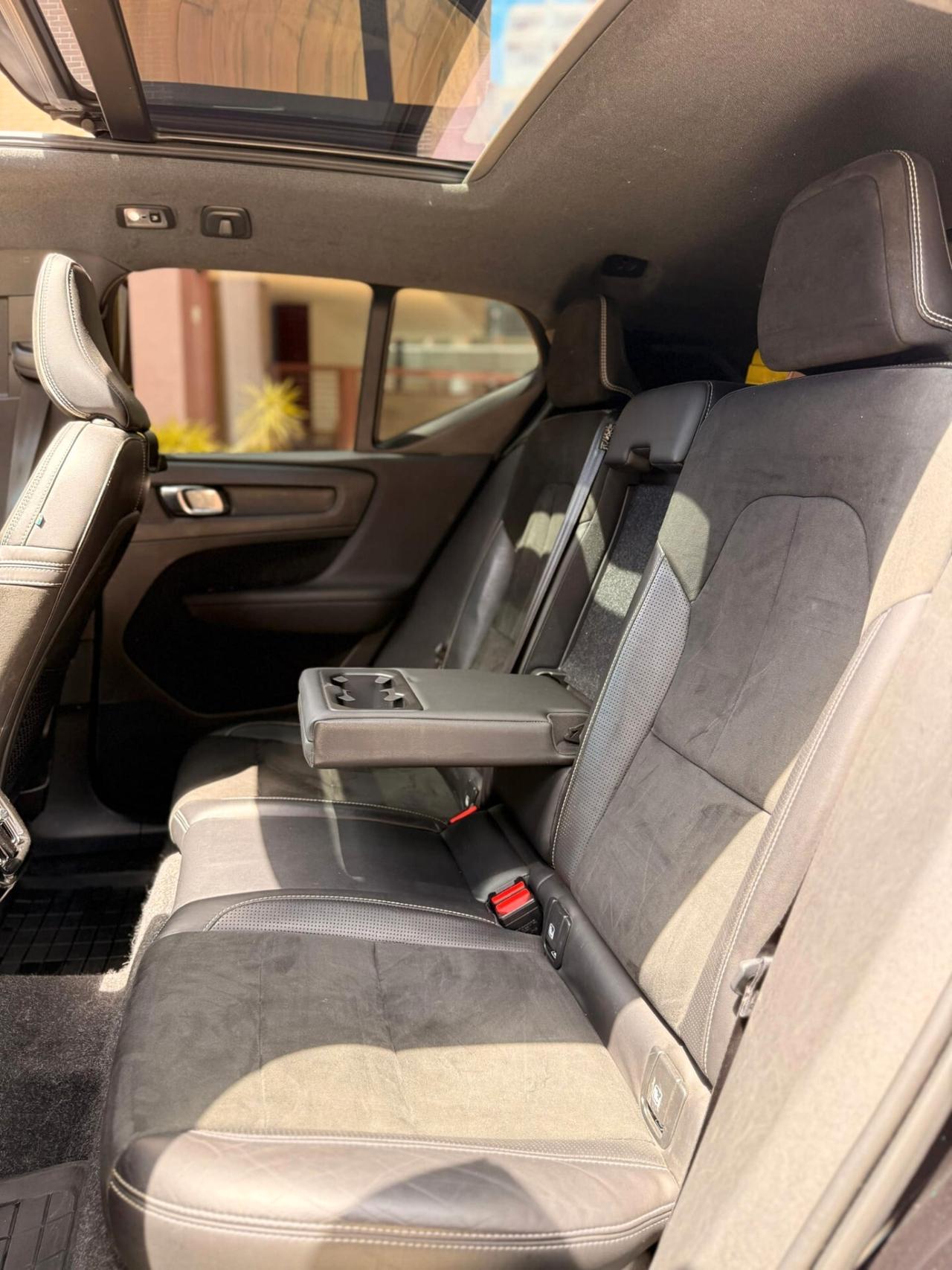 Volvo XC40 D3 Geartronic R-design N1