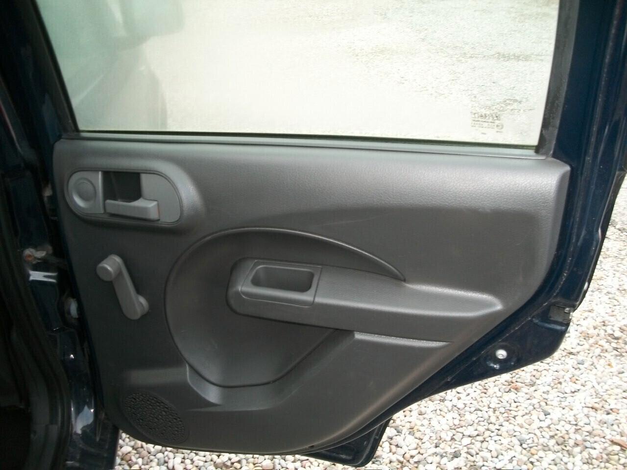 Fiat Panda 1.2 Emotion 1242 BENZINA EURO 05 NERA KM 199587 A EURO 3990,00 PIU PASSAGGIO E GARANZIAO GARANZIA UN ANNO