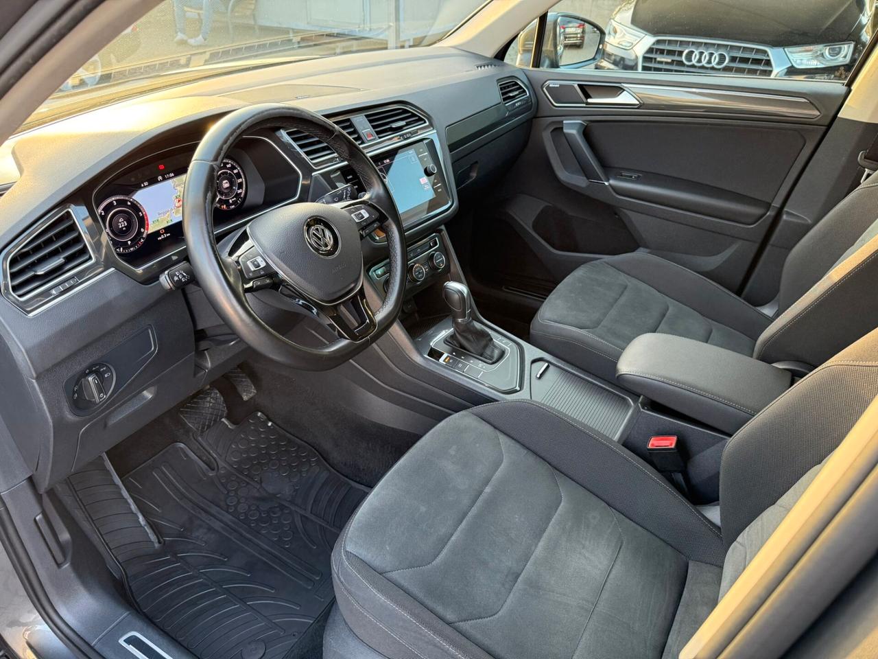 Volkswagen Tiguan 2.0 TDI SCR DSG R-LINE VIRTUAL