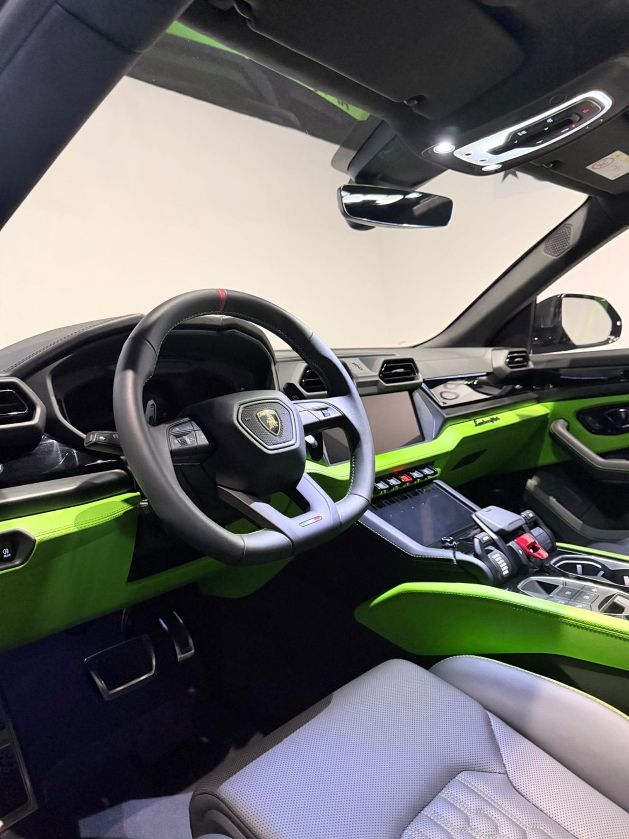 Lamborghini Urus 4.0 SE