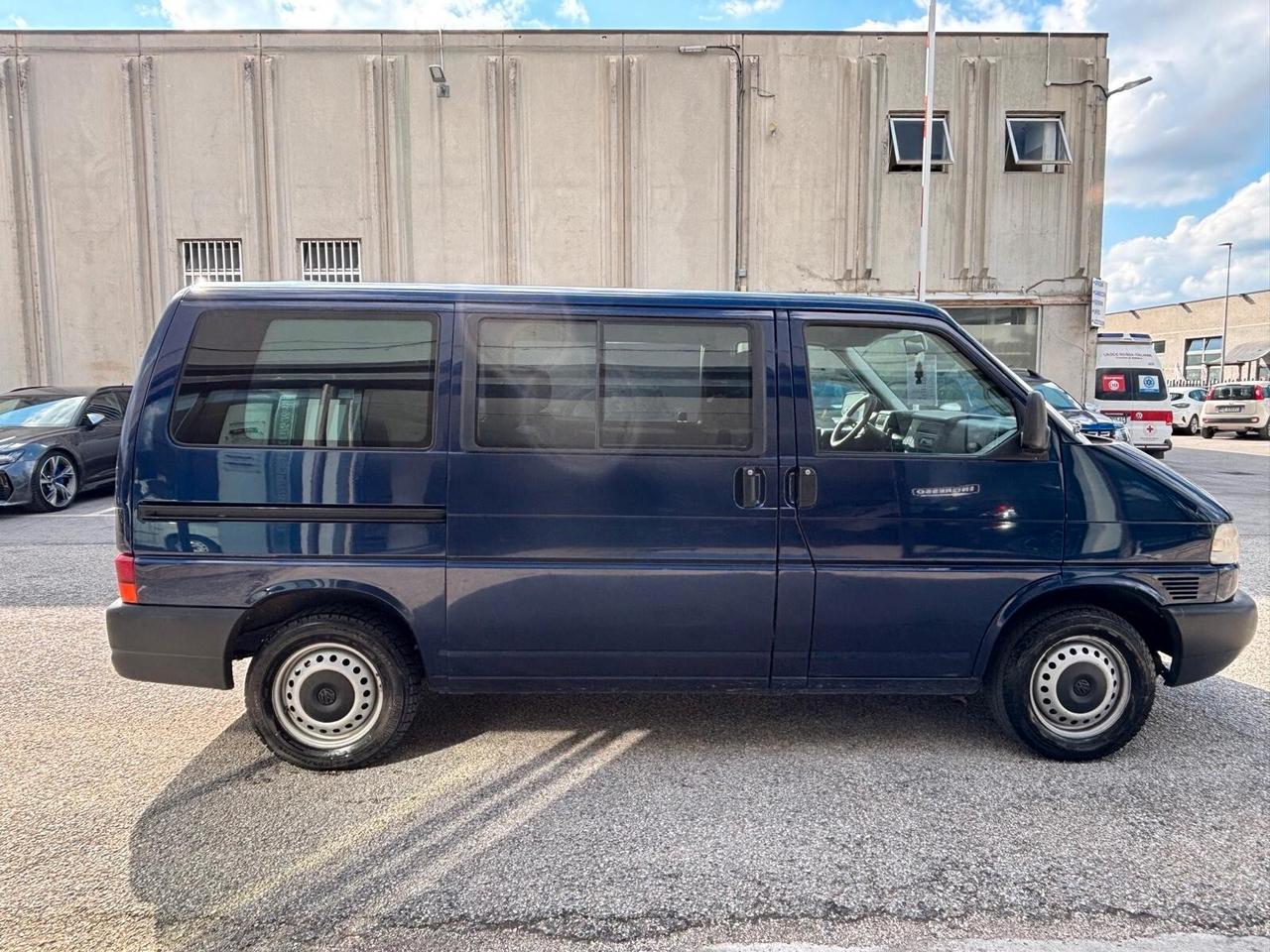 Volkswagen Caravelle 2.5 TDI/102CV PL - 9 posti