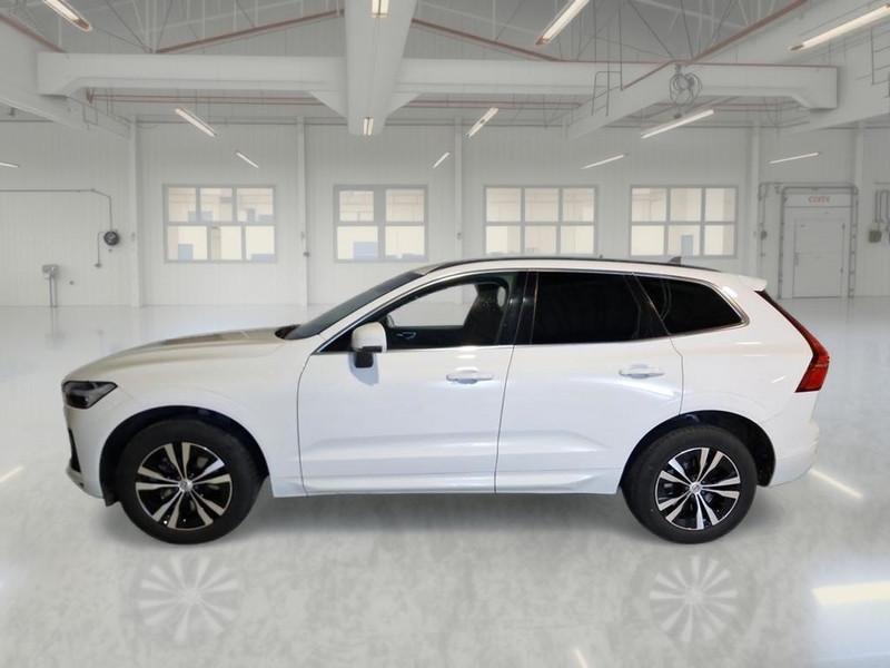 VOLVO XC60 B4 D AWD automatico Momentum Pro MY22