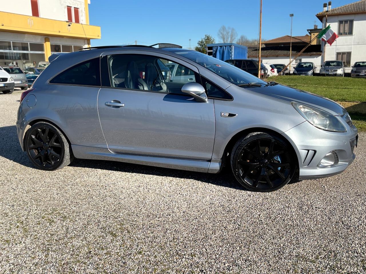 Opel Corsa 1.6 T 192CV 3 porte OPC