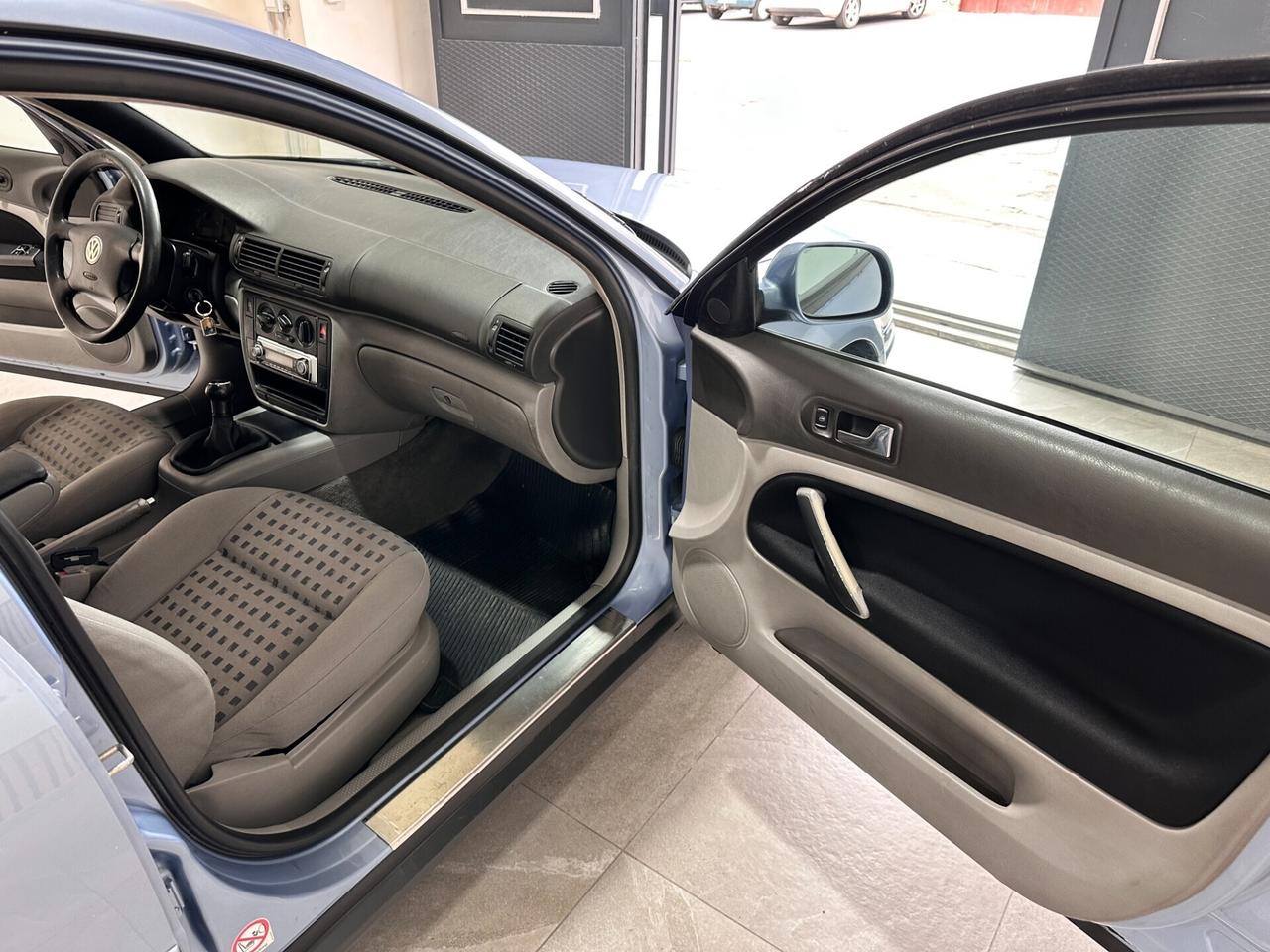 Volkswagen Passat 1.9 TDI 115cv UNICO PROP. - PERF