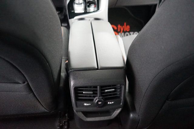 PEUGEOT 3008 BlueHDi 130 S&S EAT8 Active Business