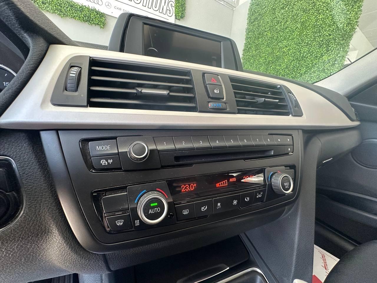 BMW 316d - Book Service Completo