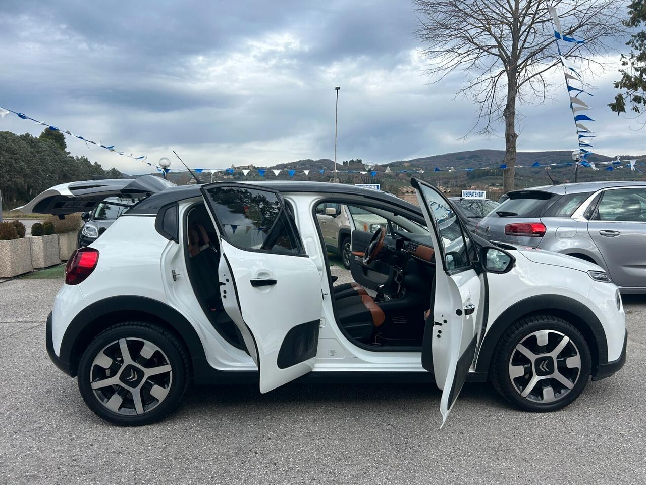 " UNA CHICCA " Citroen C3 PureTech EAT6 ELLE s