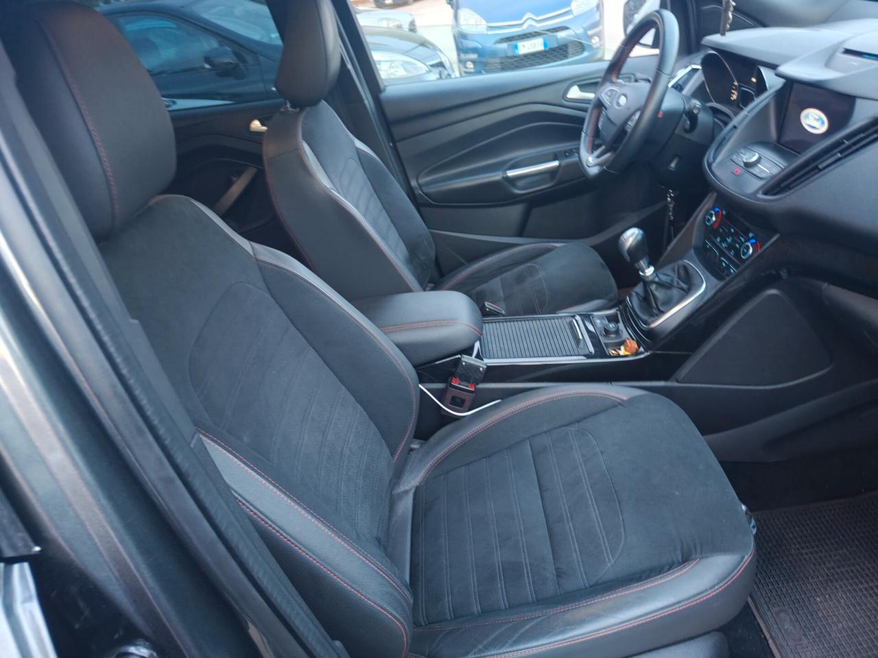 Ford Kuga 1.5 TDCI 120 CV S&S 2WD ST-Line