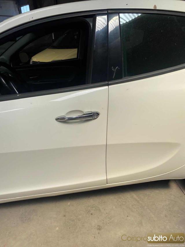 LANCIA Ypsilon 1.3 MJT 16V 95 CV 5 porte S&S Elefantino