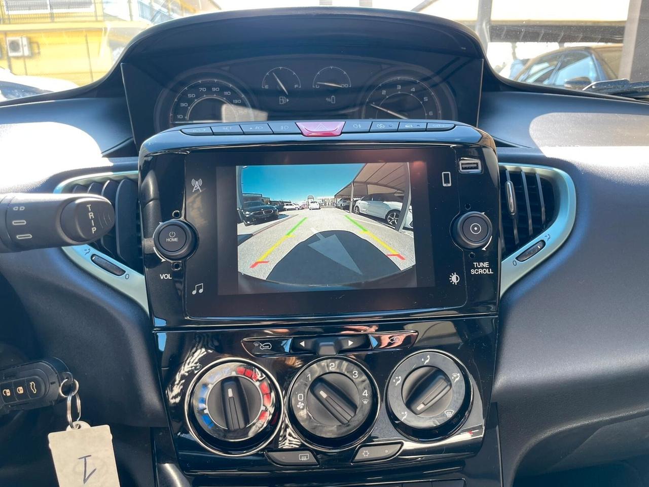 Lancia Ypsilon 1.0 FireFly 5 porte S&S Hybrid Gold