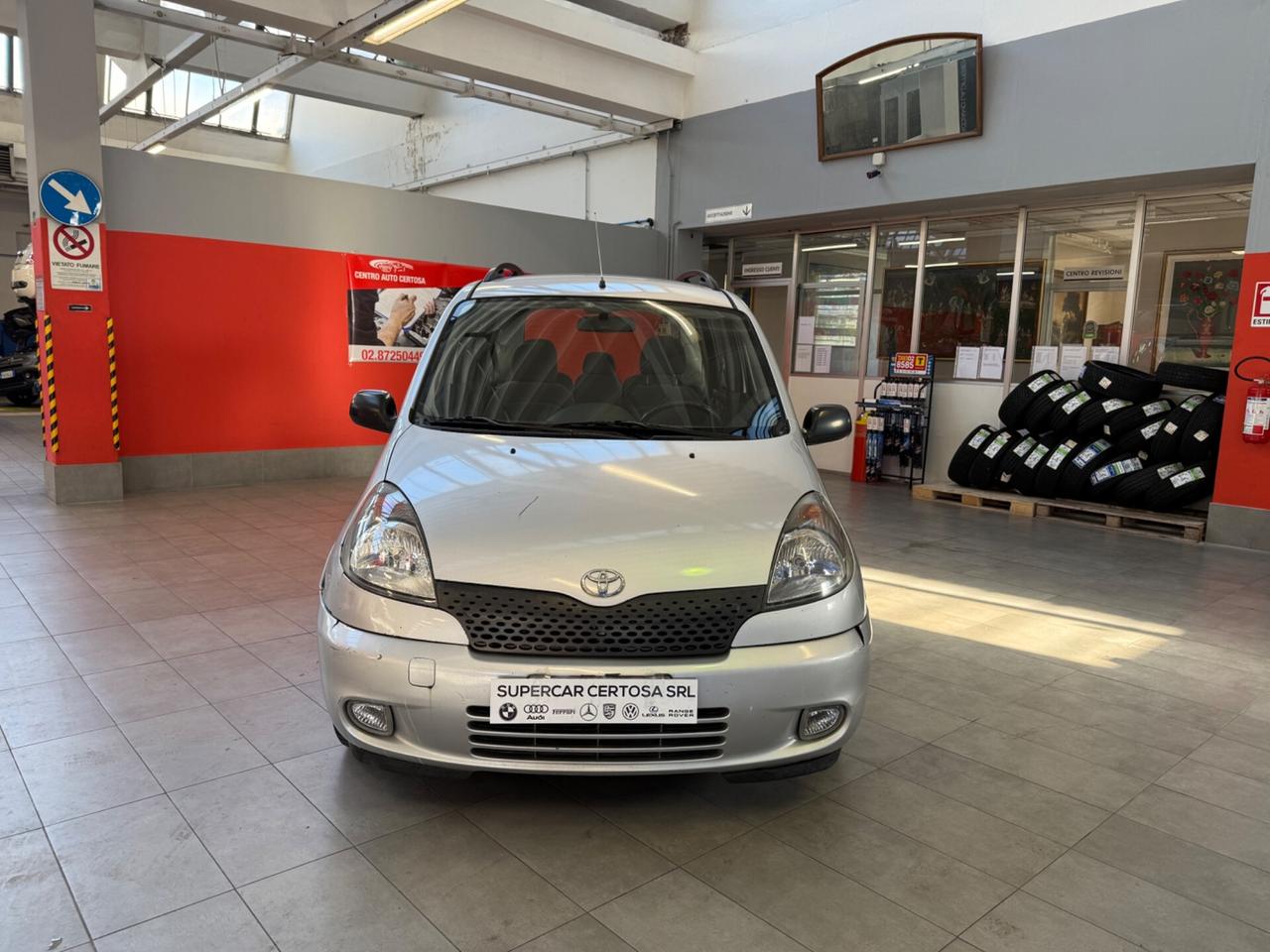 Toyota Yaris verso 1.0i cabio automatico