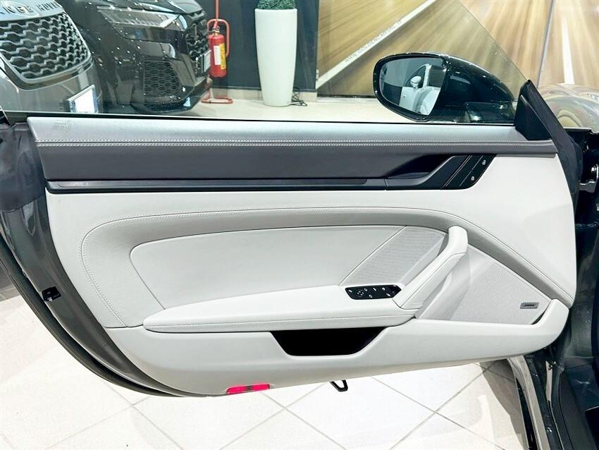 Porsche 911 Carrera 2 GTS Cabriolet