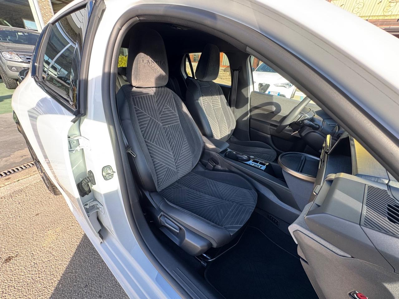 Lancia Ypsilon Hybrid e-DCT Edizione Cassina NO VINCOLO FINANZIAMENTO