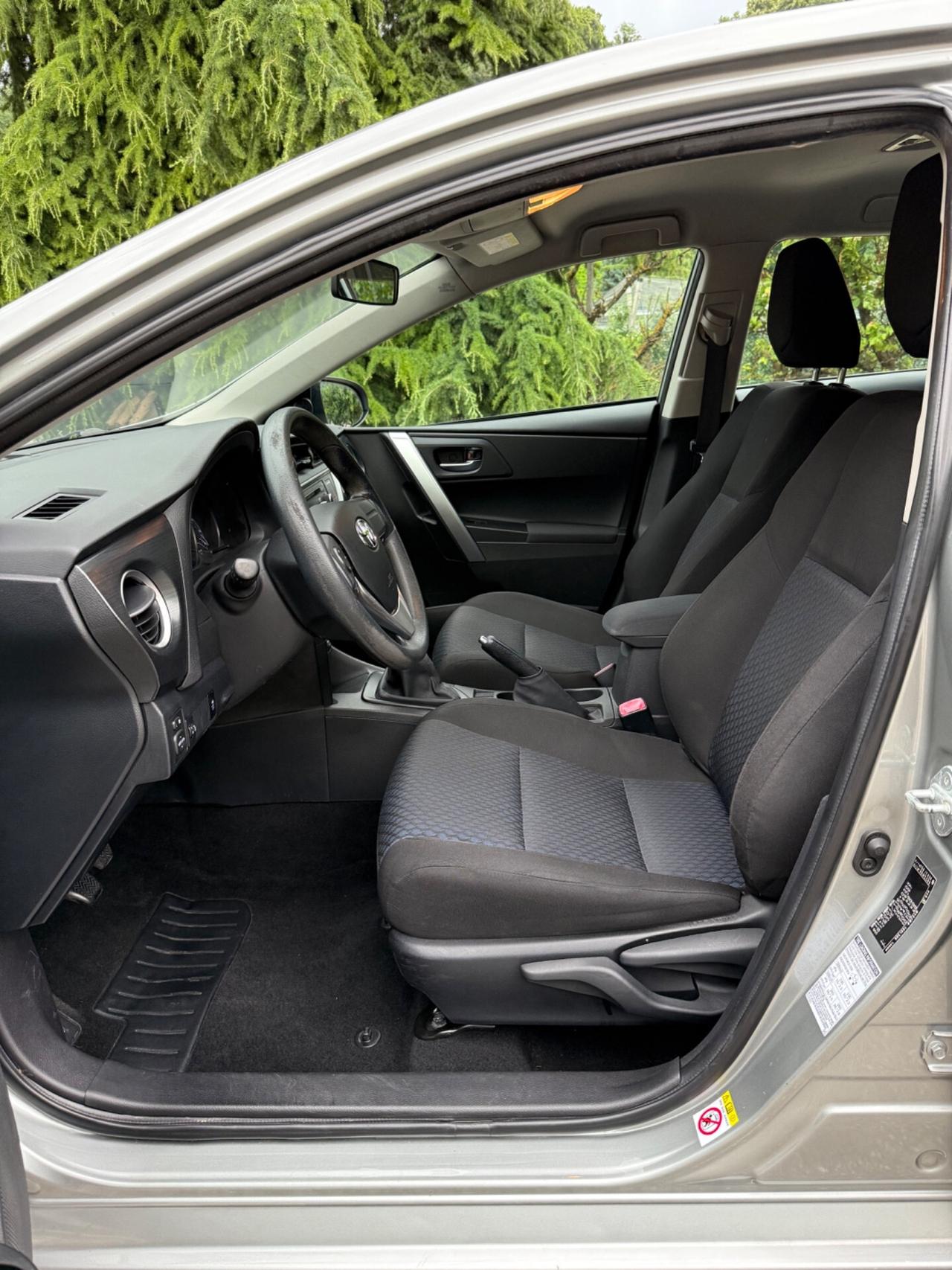 Toyota Auris Touring Sports 1.4 D-4D Active