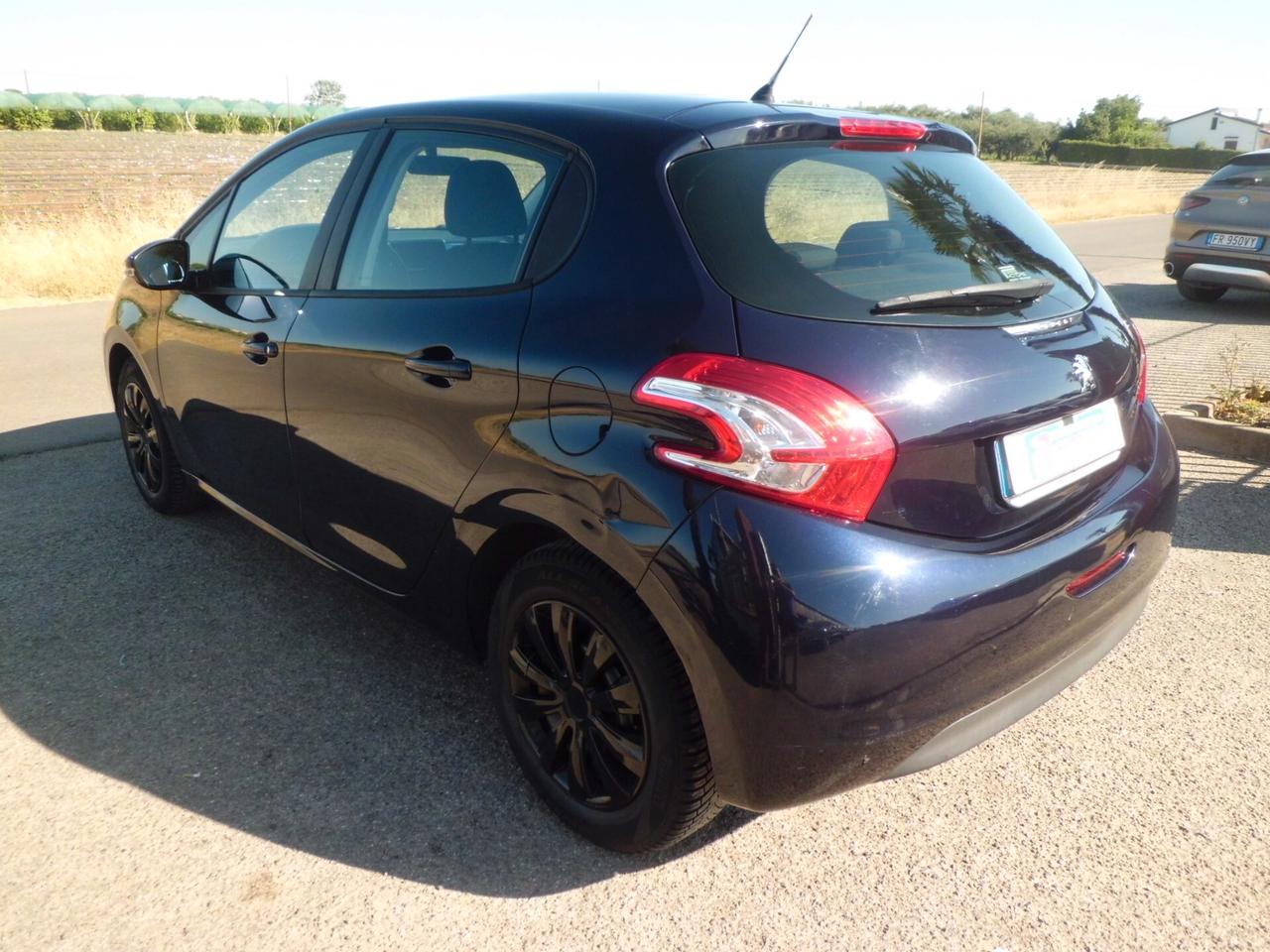 Peugeot 208 1.4 HDi 68 CV 5 porte Allure