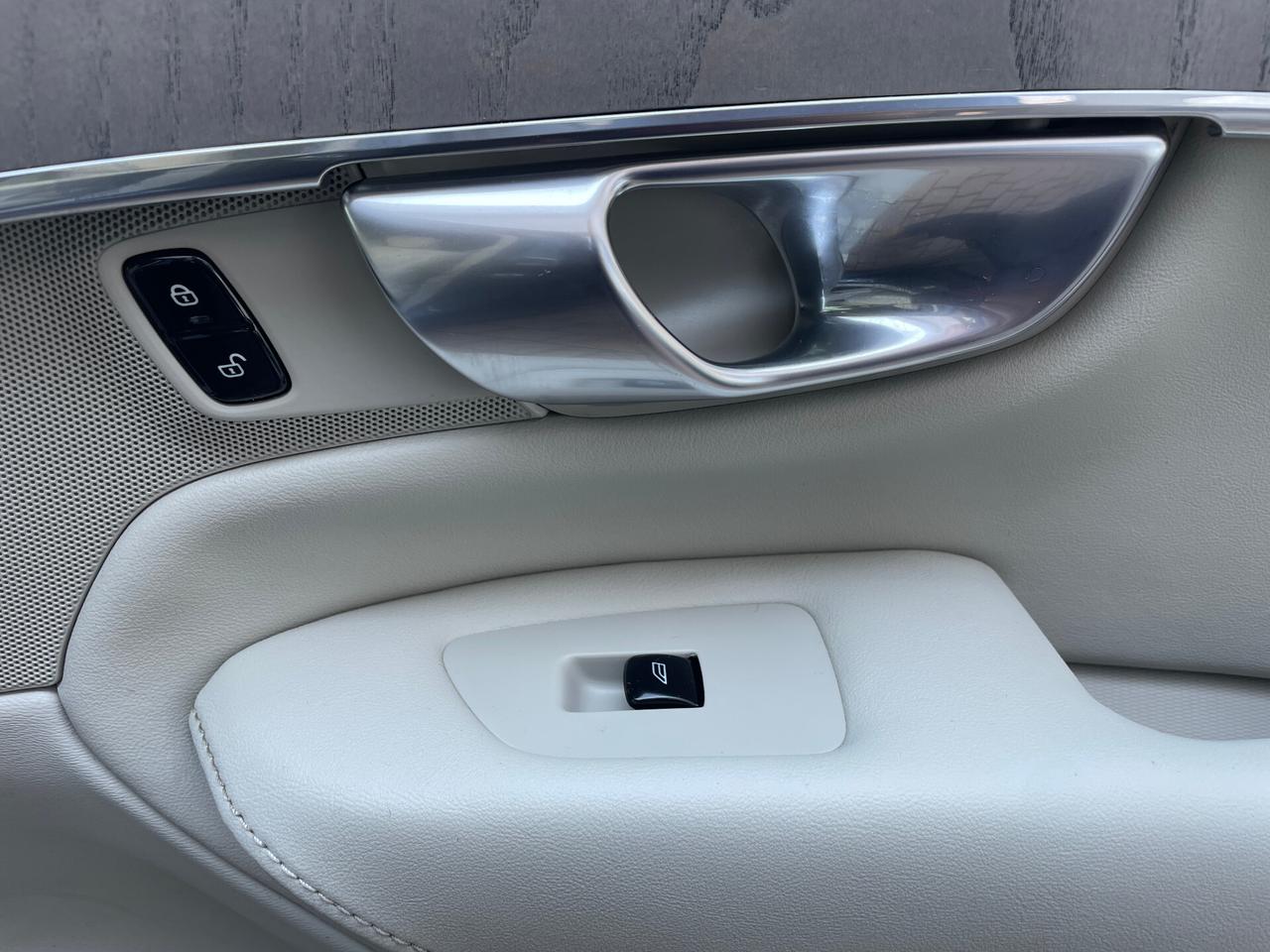 Volvo XC 90 XC90 B5 (d) AWD automatico 7 posti Ultimate Bright
