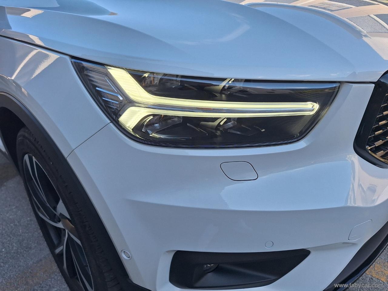 VOLVO XC40 D4 AWD R-design TETTO TAGLIANDI VOLVO UFF 360