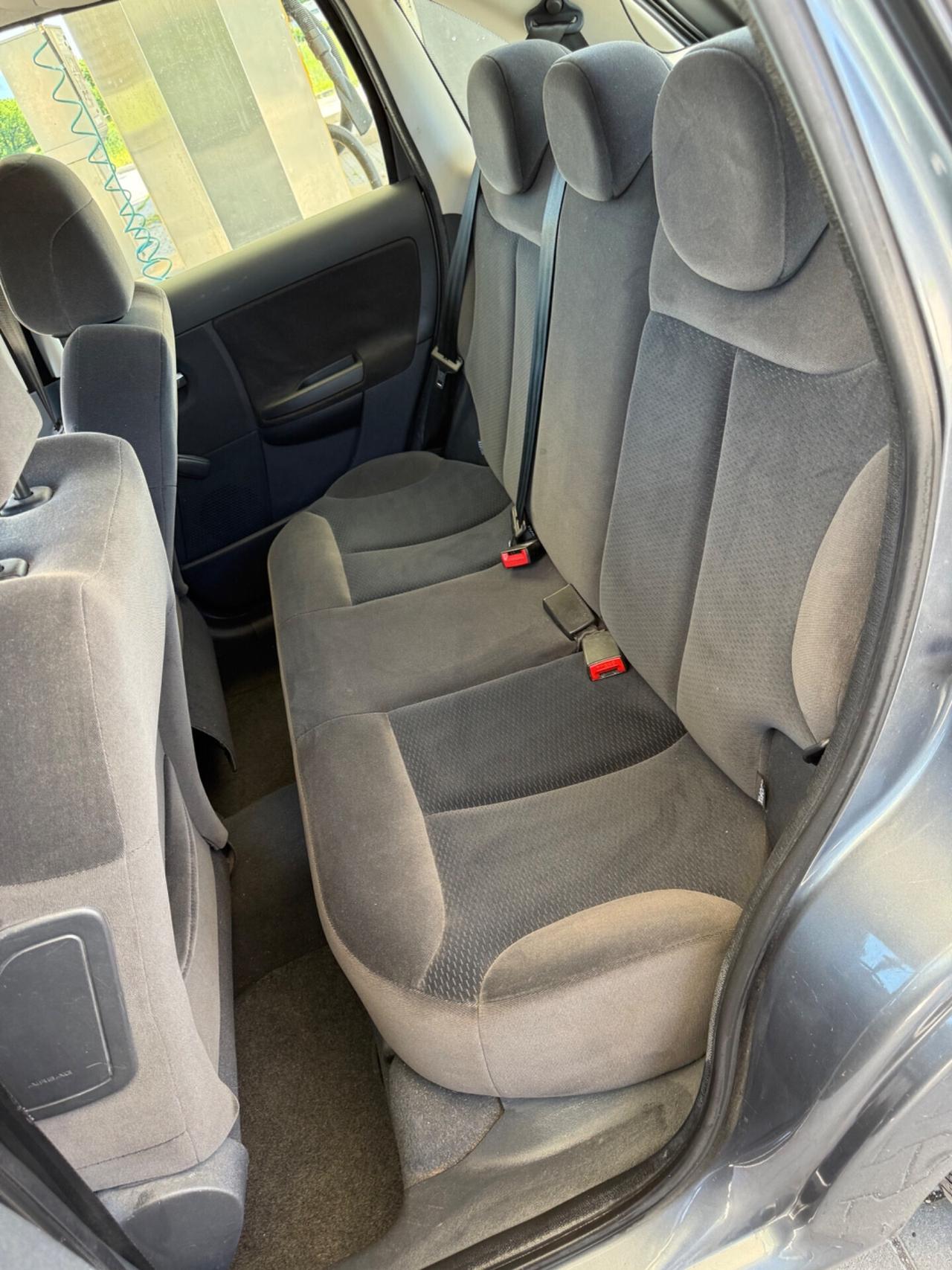 Citroen C3 exclusive 1.1 Benzina 90milaKM NEOPATENTATI