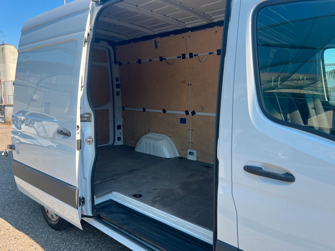 Mercedes Benz Sprinter