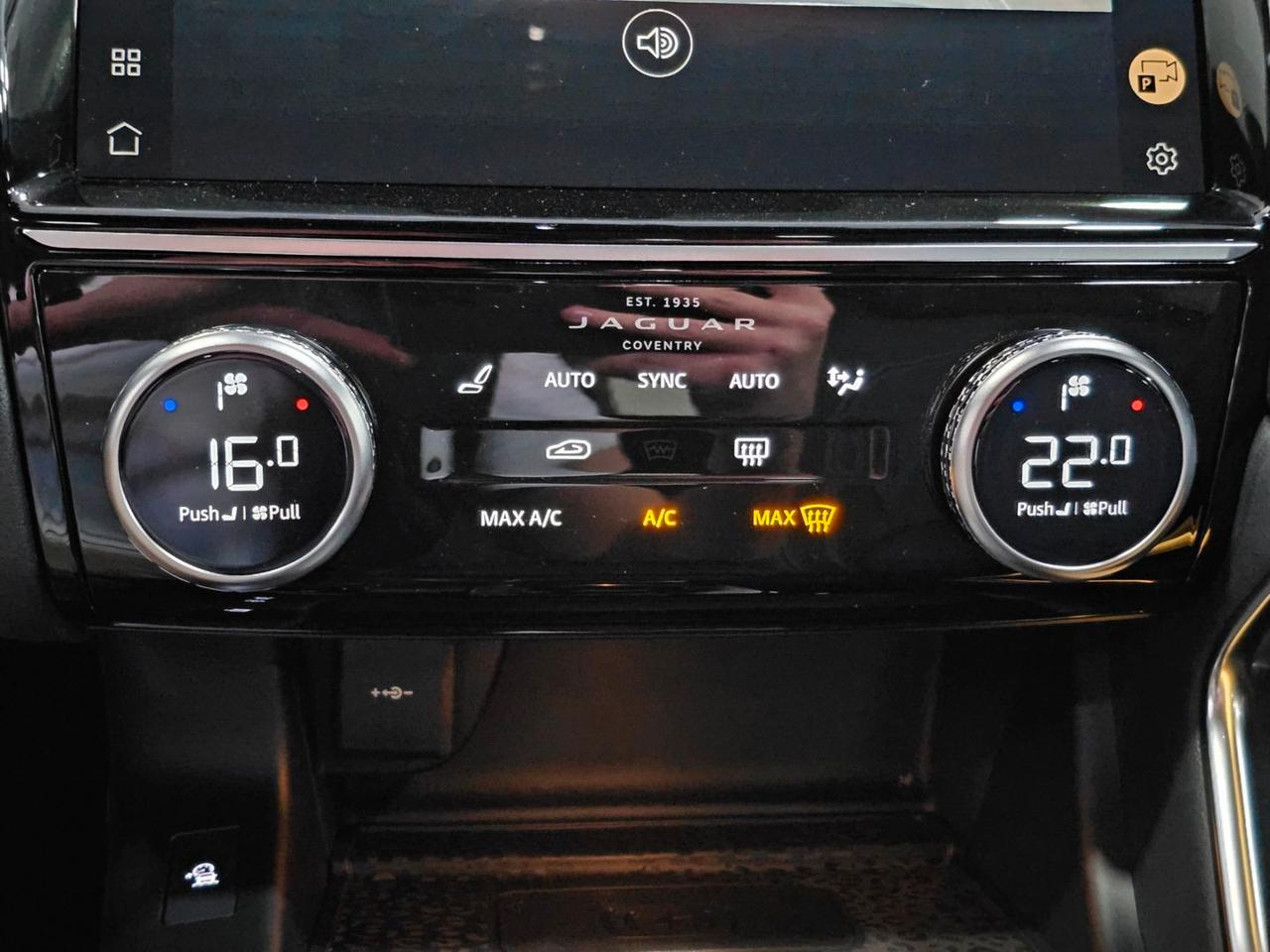 Jaguar E-Pace R-Dynamic SE Navi Camera Tetto C.20" LED BlackPack
