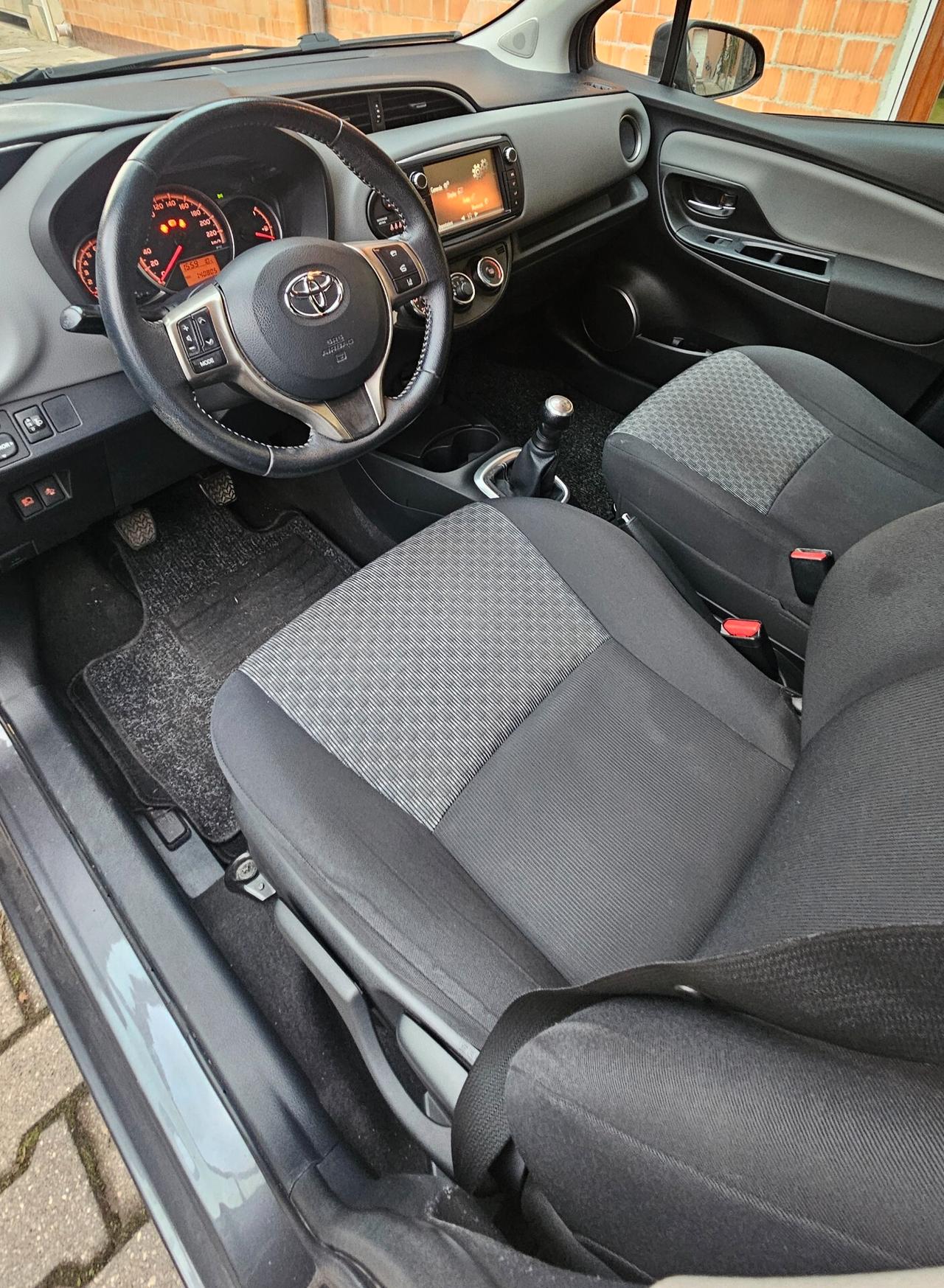 Toyota Yaris 1.0 5 porte Active